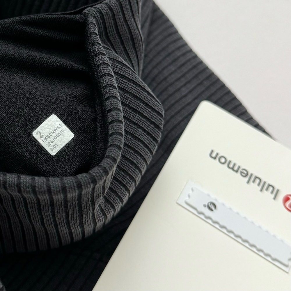 Lululemon Ribbed Softstreme Zip Leg High-Rise Crop Pant 25” - Black, Size 2 - Picture 8 of 9